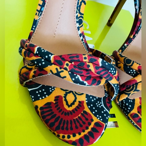 NEW Gianni Bini Abbrie Heels - Picture 3 of 8